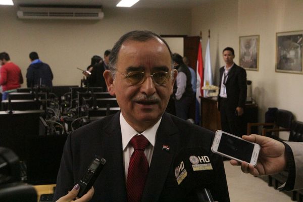 “Todos quieren meterse, pero son los técnicos de la ANDE quienes deben encabezar negociaciones”, sostienen - ADN Paraguayo