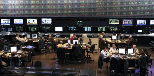 Los mercados reaccionan tras las PASO en Argentina: bonos a la baja y acciones en caída de hasta 35% - ADN Paraguayo