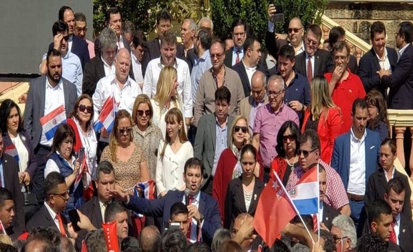 HOY / “El martes se define todo”: organizan arreo de funcionarios a favor de Abdo