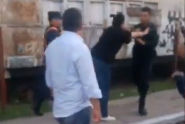 Liberales acusan a policías de bloquear movilización