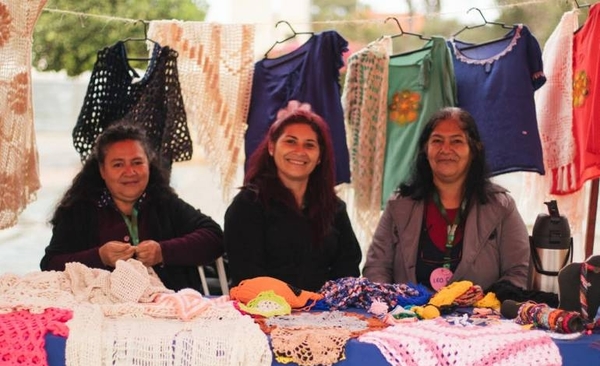 HOY / Mujeres emprendedoras realizaron una exitosa feria en Luque