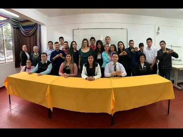 EXITOSO CURSO DE OPERADOR DE COMPUTADORAS PARA PERSONAS SORDAS