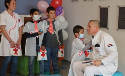 HOY / Pacientes oncológicos intercambiaron roles con sus médicos como actividad lúdica