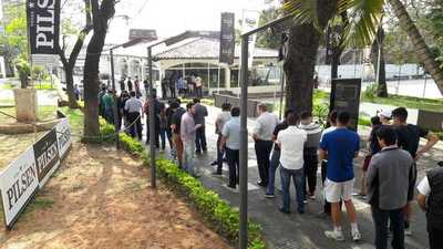 Olimpistas se agolpan en Para Uno buscando entradas