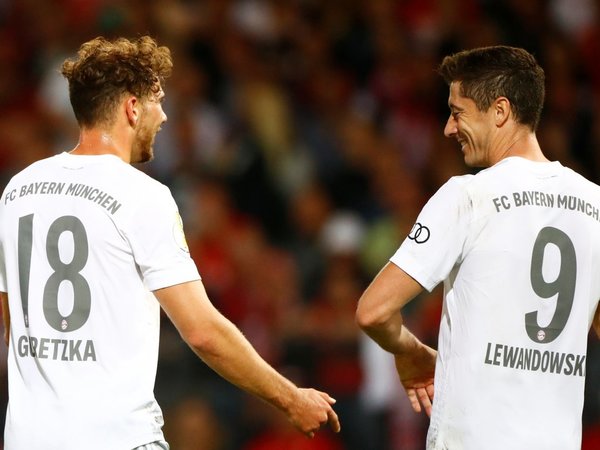 Bayern gana cómodamente y avanza