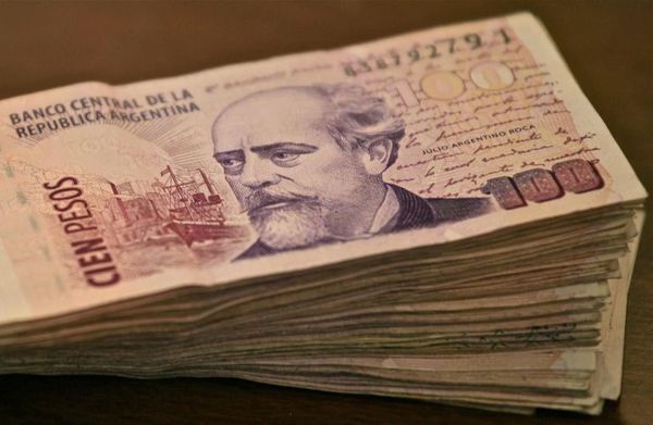 Caída del peso argentino ante el dólar repercutirá en Paraguay, afirman - Nacionales - ABC Color