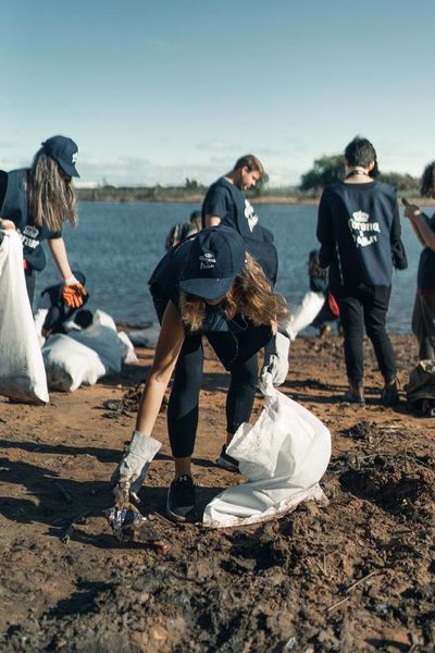 Retiran 22 toneladas de basuras de la vera del río Paraguay