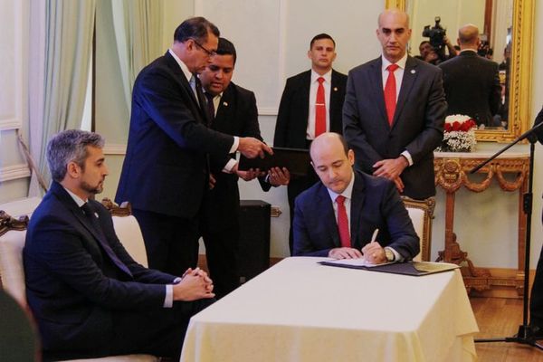 Ejecutivo emitió el decreto reglamentario del Mitic - Nacionales - ABC Color