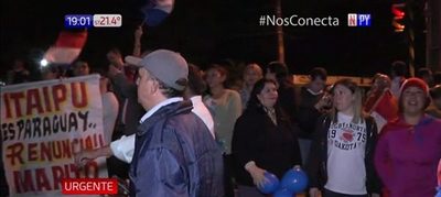 "Fuera Marito": Manifestantes cierran media calzada de Acceso Sur | Noticias Paraguay