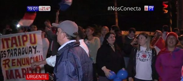 "Fuera Marito": Manifestantes cierran media calzada de Acceso Sur | Noticias Paraguay