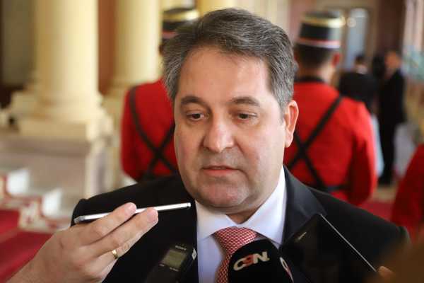 Titular de Dinac anuncia que tomará medidas contra quienes lo denunciaron » Ñanduti