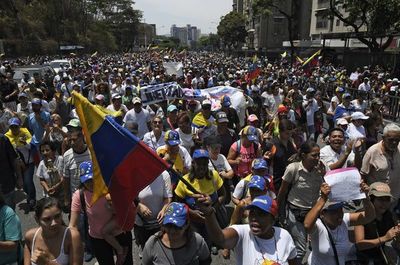 Venezuela: Oficialismo evalúa adelanto de elecciones parlamentarias