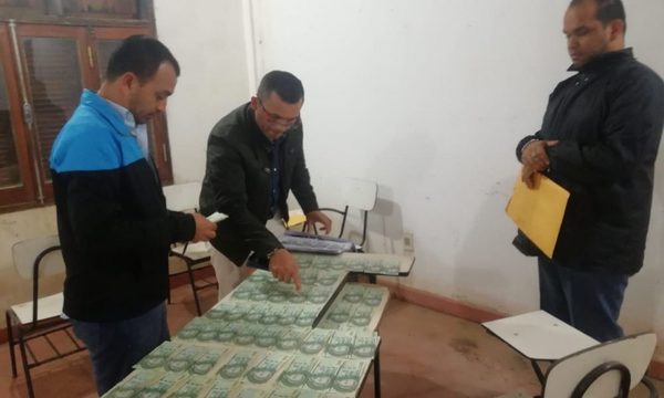fiscala y un abogado fueron detenidos por solicitar coima