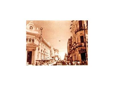 Charla Asunción, un paseo por el tiempo se desarrolla  hoy