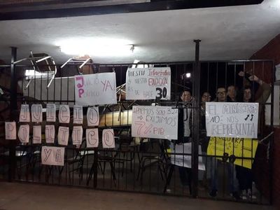 Estudiantes secundarios se suman a las tomas por el juicio político - Nacionales - ABC Color
