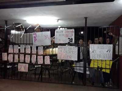 Estudiantes secundarios y universitarios quieren cambio de Gobierno