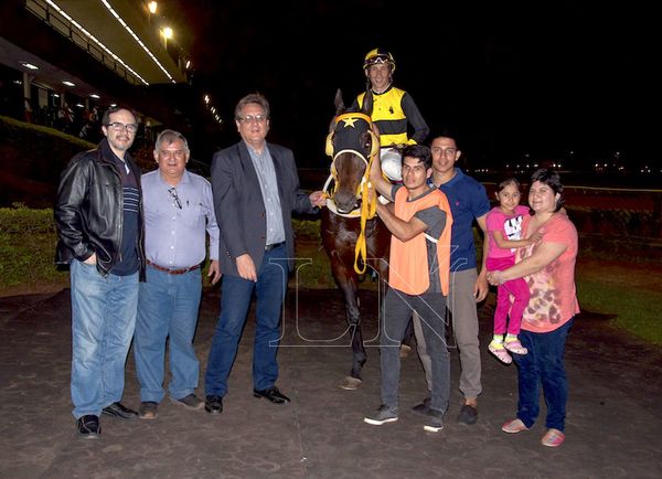 Krupier Secreto atropelló y festejó