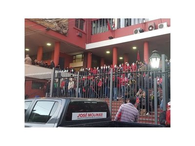Movilización de seccionaleros genera caos vehicular