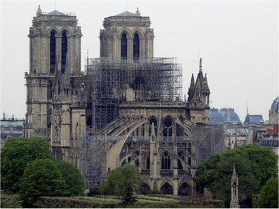 Inician los trabajos de limpieza de plomo en Notre Dame