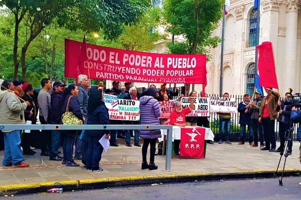 Paraguay Pyahura pide la renuncia "de todos los corruptos para reconstruir el país"