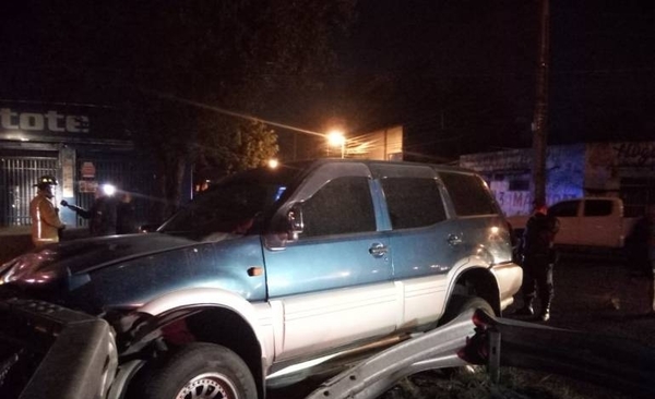 HOY / Conductor queda gravemente herido tras accidente en Madame Lynch
