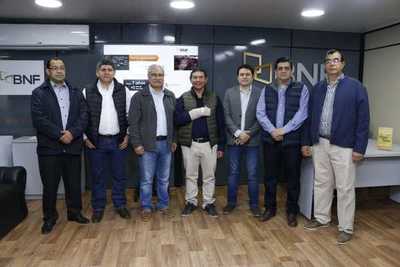 BNF presentó sus líneas de créditos en la Expo Rodeo Trébol | .::Agencia IP::.