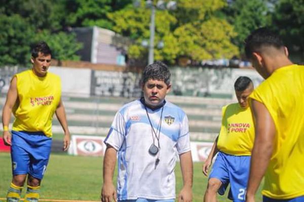 Afirma que se niegan a pagarle y habla de racismo - Fútbol - ABC Color