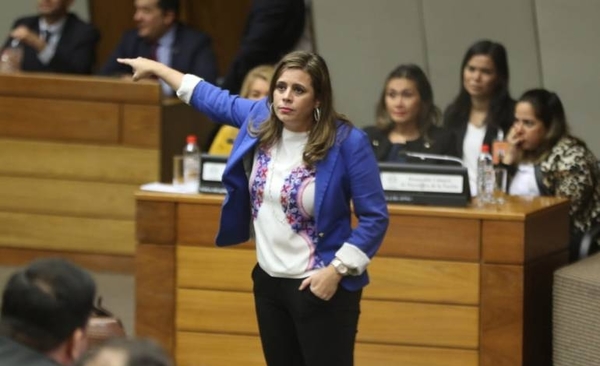HOY / Acta de Itaipú: sacan a Kattya González de comisión de Investigación