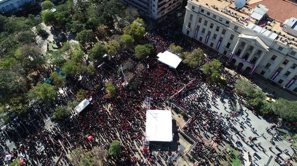 Miles de colarados dicen “no al juicio político” - Nacionales - ABC Color