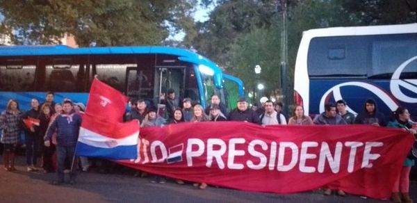 Colorados de Paraguarí hicieron “vaquita” para alquilar buses, según Cuevas - Nacionales - ABC Color