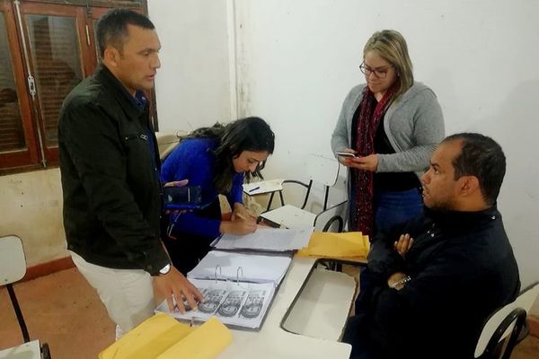 Caen fiscala y letrado con G. 40 millones - Judiciales y Policiales - ABC Color