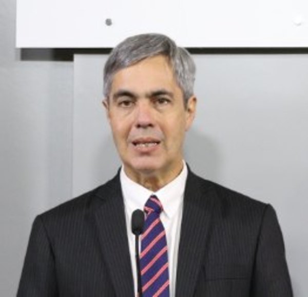 Ferreira no mostró todos los mensajes que cruzó con el vice