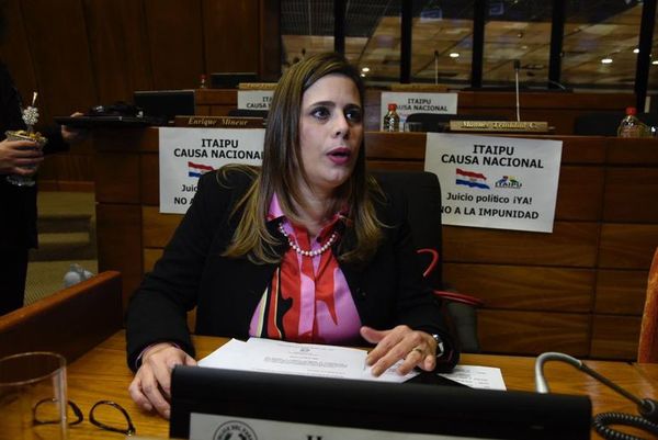 Pleno de Diputados deja fuera a Kattya González de la comisión que investigará Acta de Itaipú - Nacionales - ABC Color