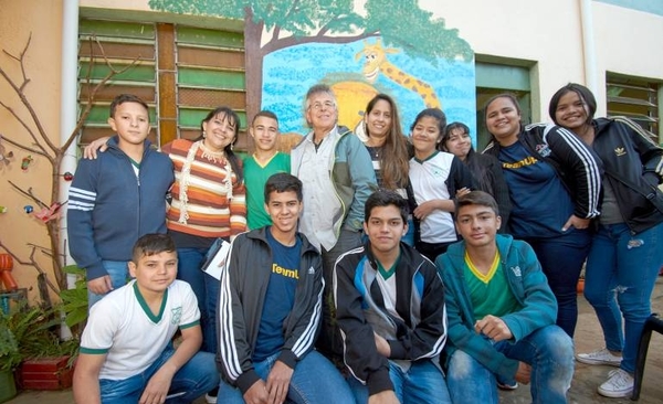 HOY / El 'capo' de Disney, Cartoon Network y Nickelodeon en Paraguay:'Viajé por su culpa...'