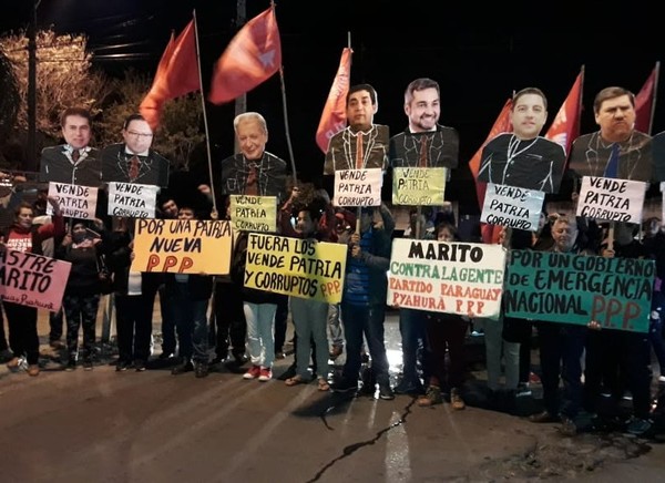 Rechazan línea sucesoria y proponen un gobierno de emergencia