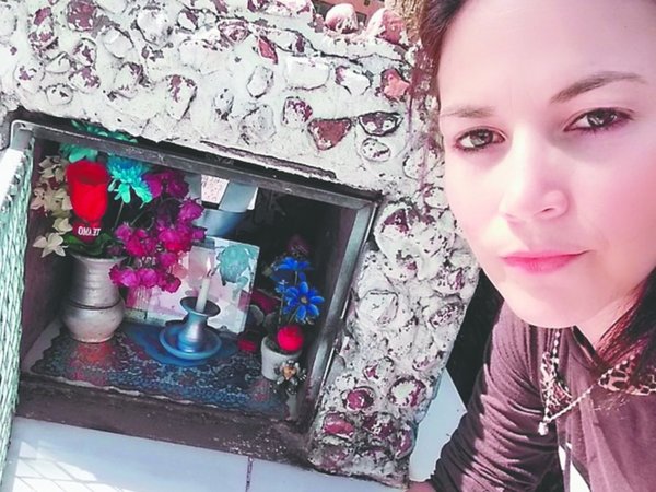 Recurren a selfis para recordar a difuntos