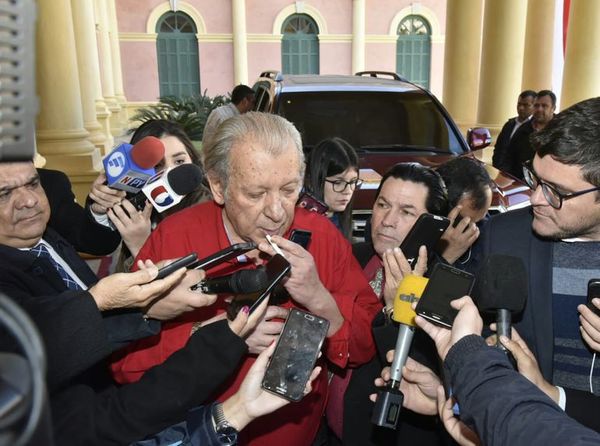 Manifestación de seccionaleros es una muestra del liderazgo de Abdo, según Galaverna - Notas - ABC Color