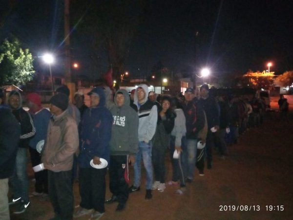 Columna Este del Partido Paraguay Pyahura acampa en la plaza Marcelina Insfran | San Lorenzo Py