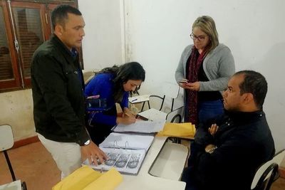 Imputan a juez, fiscala y abogado por cobro de coima en Alberdi - Nacionales - ABC Color