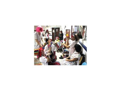 Juegos, música y risas para niños en su día