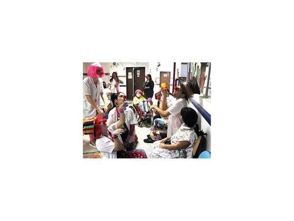 Juegos, música y risas para niños en su día