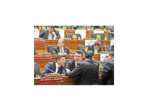 El cartismo se resiste a archivar juicio y hay puja con oficialismo