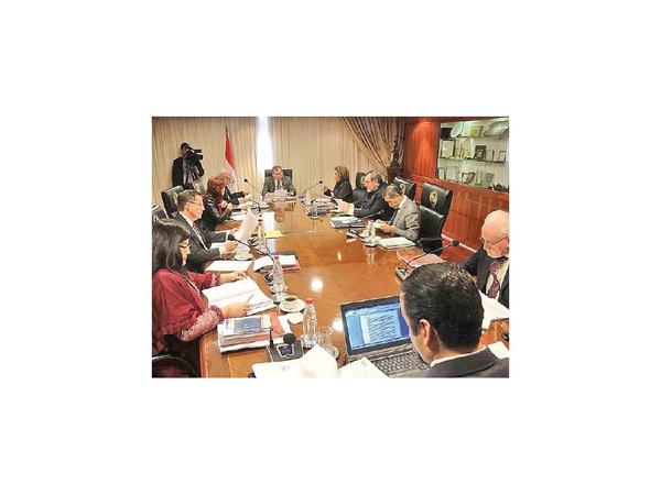 G. 1.000 millones para cercar predio judicial