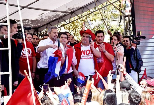 El cartismo le aseguró que no habrá juicio y Abdo fue a la plaza a festejar - Política - ABC Color