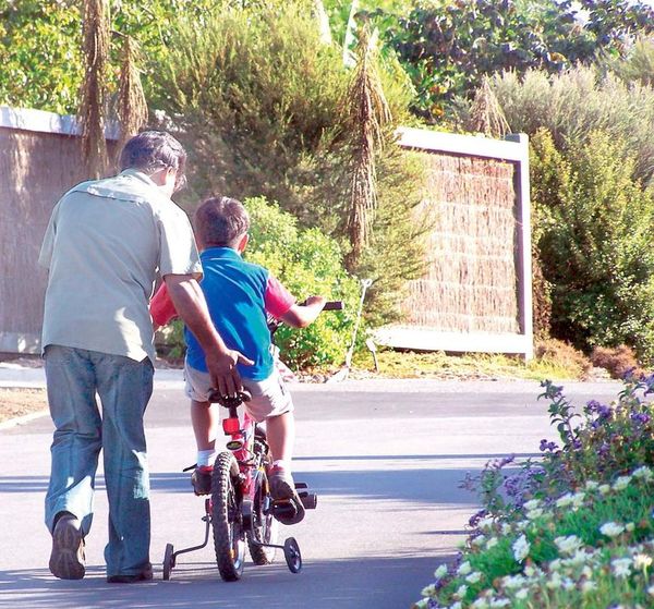 Cómo enseñar a los hijos a estar atentos - Estilo de vida - ABC Color
