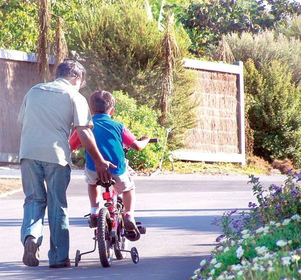 Cómo enseñar a los hijos a estar atentos  - Estilo de vida - ABC Color