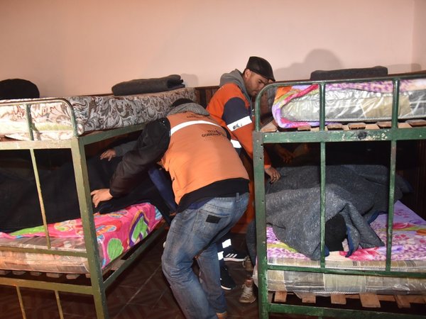 Varias personas se refugiaron de la fría noche en albergue de la SEN