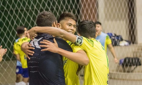 Franco y Paranaense ganan en el debut