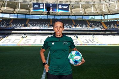 La primera mujer en arbitrar una Supercopa - Fútbol - ABC Color
