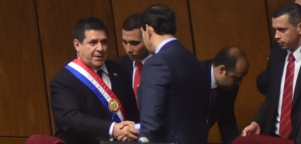 Cartes recibió a senadores de Añetete | Noticias Paraguay